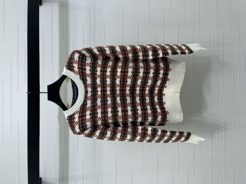 l0vis Vvtt0n sweaters